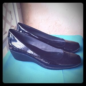Bandolino Wedges, Black Patent Leather (sz 10)